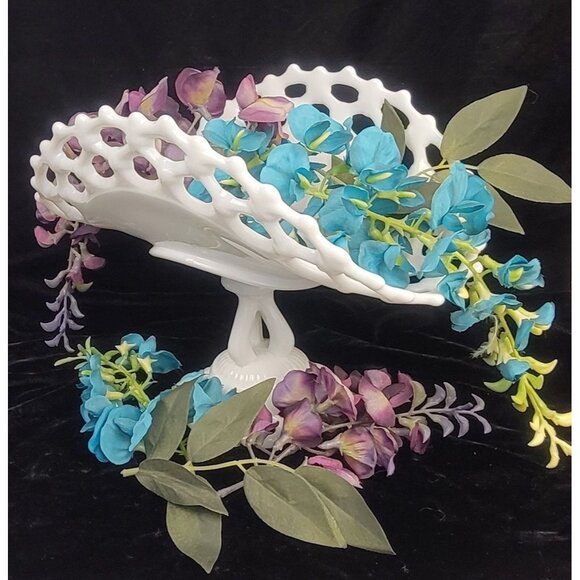 Vintage Westmoreland Milk Glass Doric Open Lace Pedestal Fruit Bowl - Picture 1 of 15